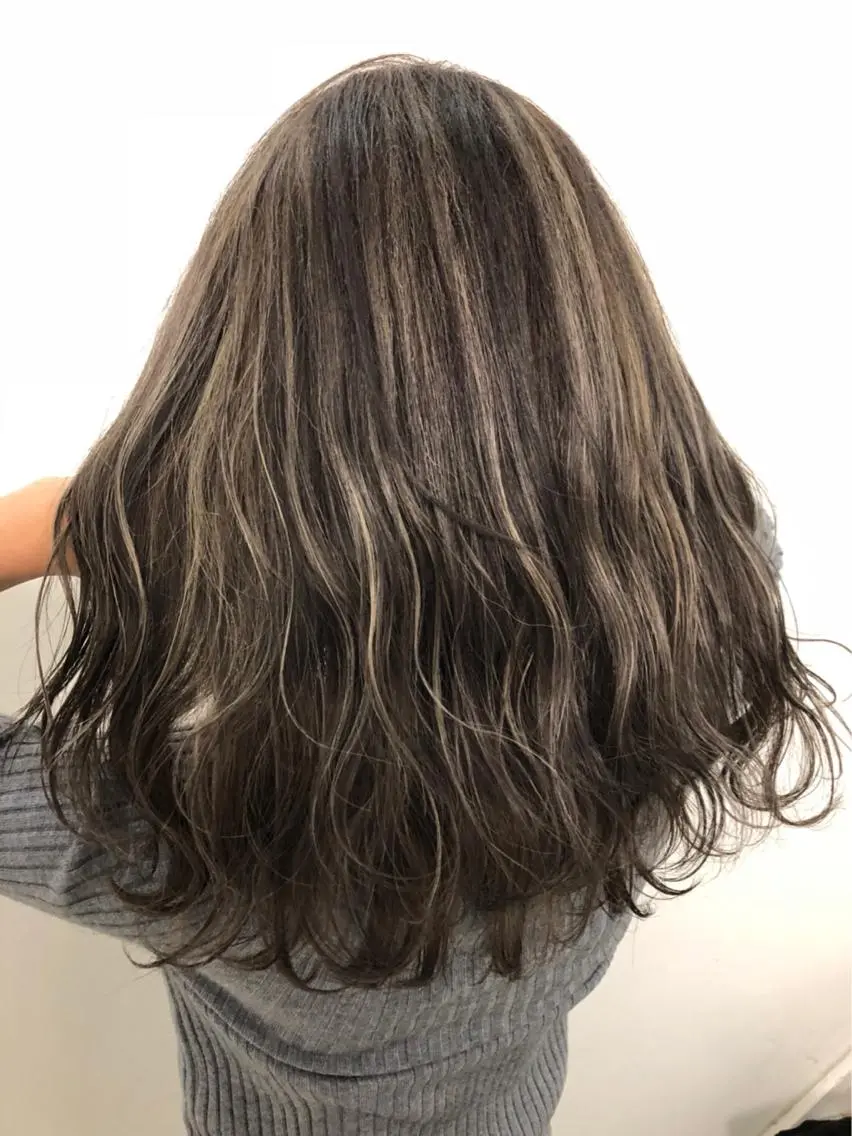 ショート カラー ヘアカラー トリートメント レイヤーカット 西村あきやのヘアスタイル
