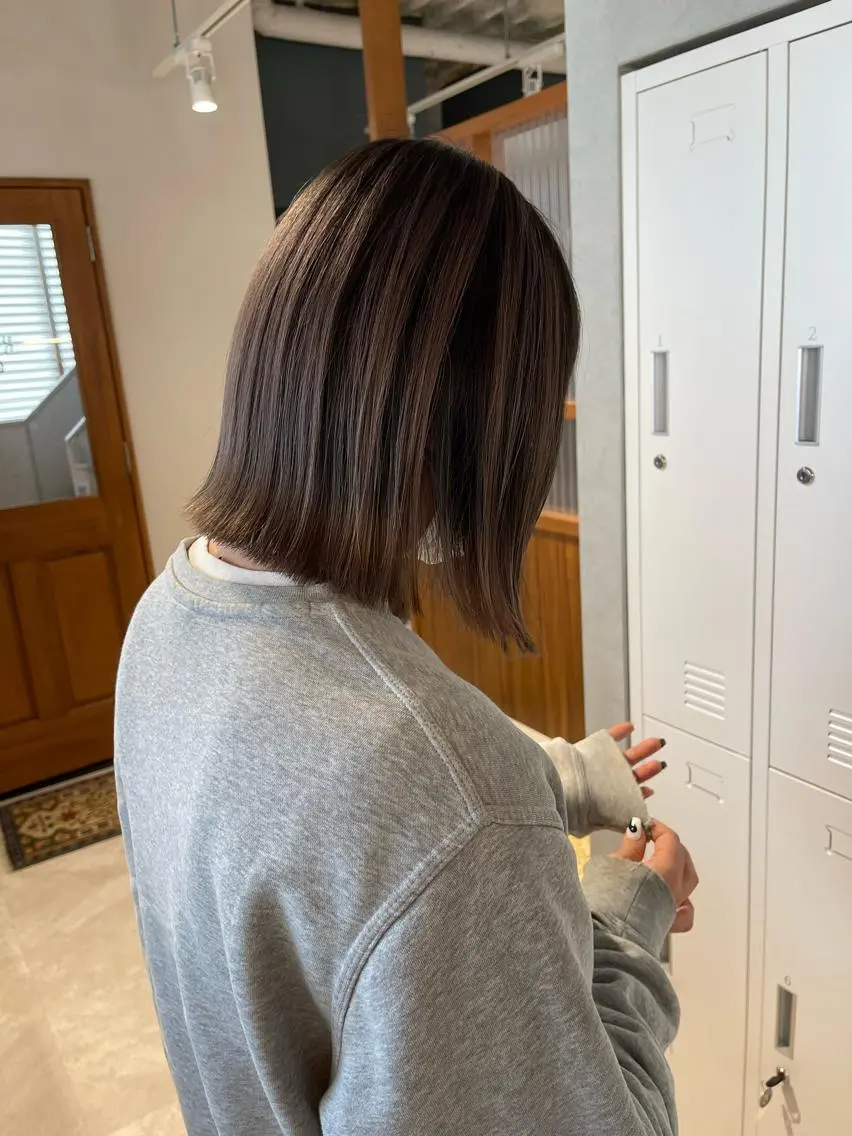 ミディアム カラー バレイヤージュ レイヤーカット ヘアカラー トリートメント 店長 MANAMI 艶カラー／骨格ボブのヘアスタイル