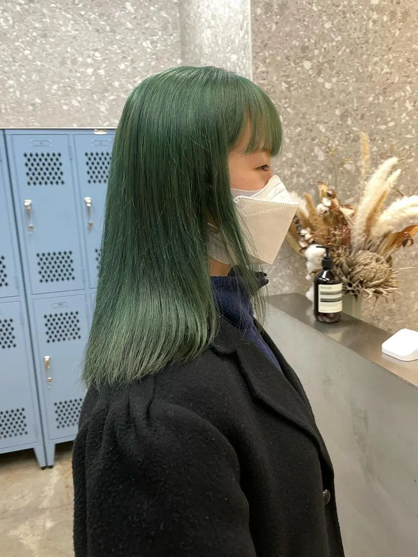 セミロング カラー ネイル マツエク・マツパ アイブロウ ブリーチ ケアブリーチ ハイトーンカラー 眉カラー 失敗しないハイトーン ✨ミルクティー/ミワのヘアスタイル
