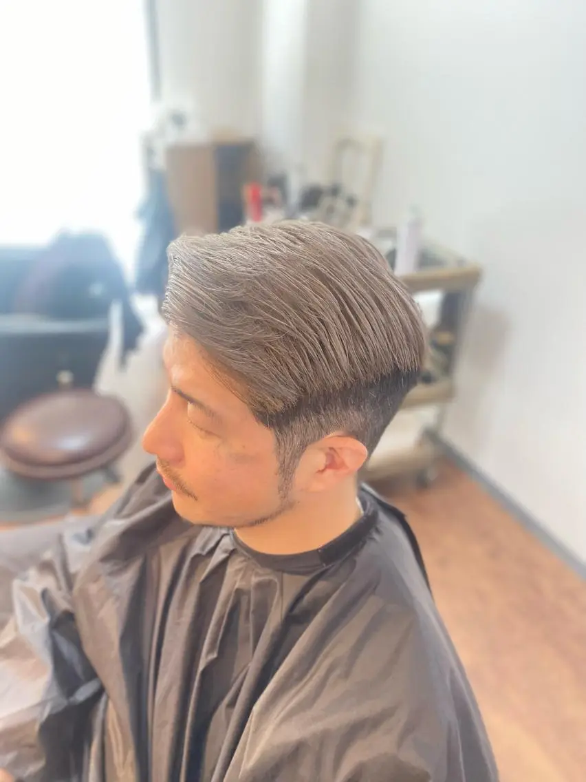 ショート カラー メンズ メンズブリーチ ベージュカラー ブリーチ カット ヘアカラー Luzir⭐︎ GEN⭐︎のヘアスタイル