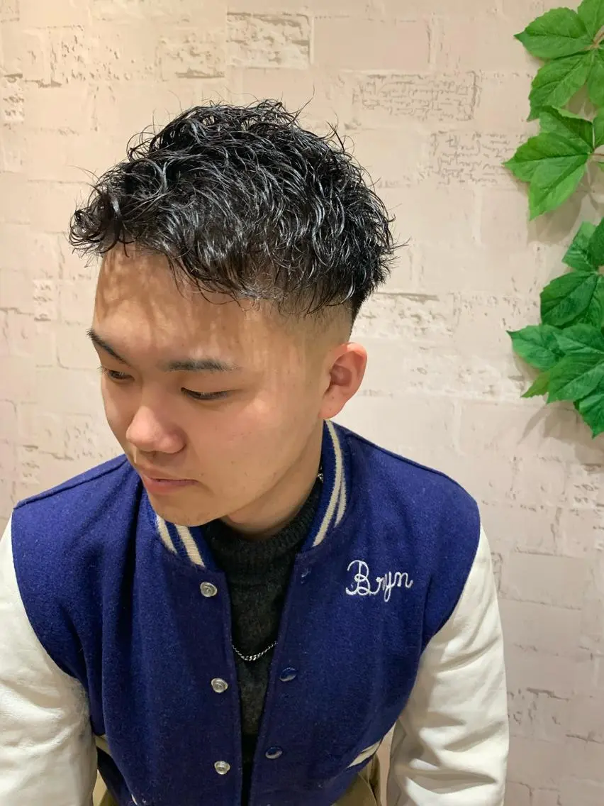 パーマ ヘアアレンジ メンズ 韓国風🇰🇷うる艶 レイヤー/海青🫧のヘアスタイル