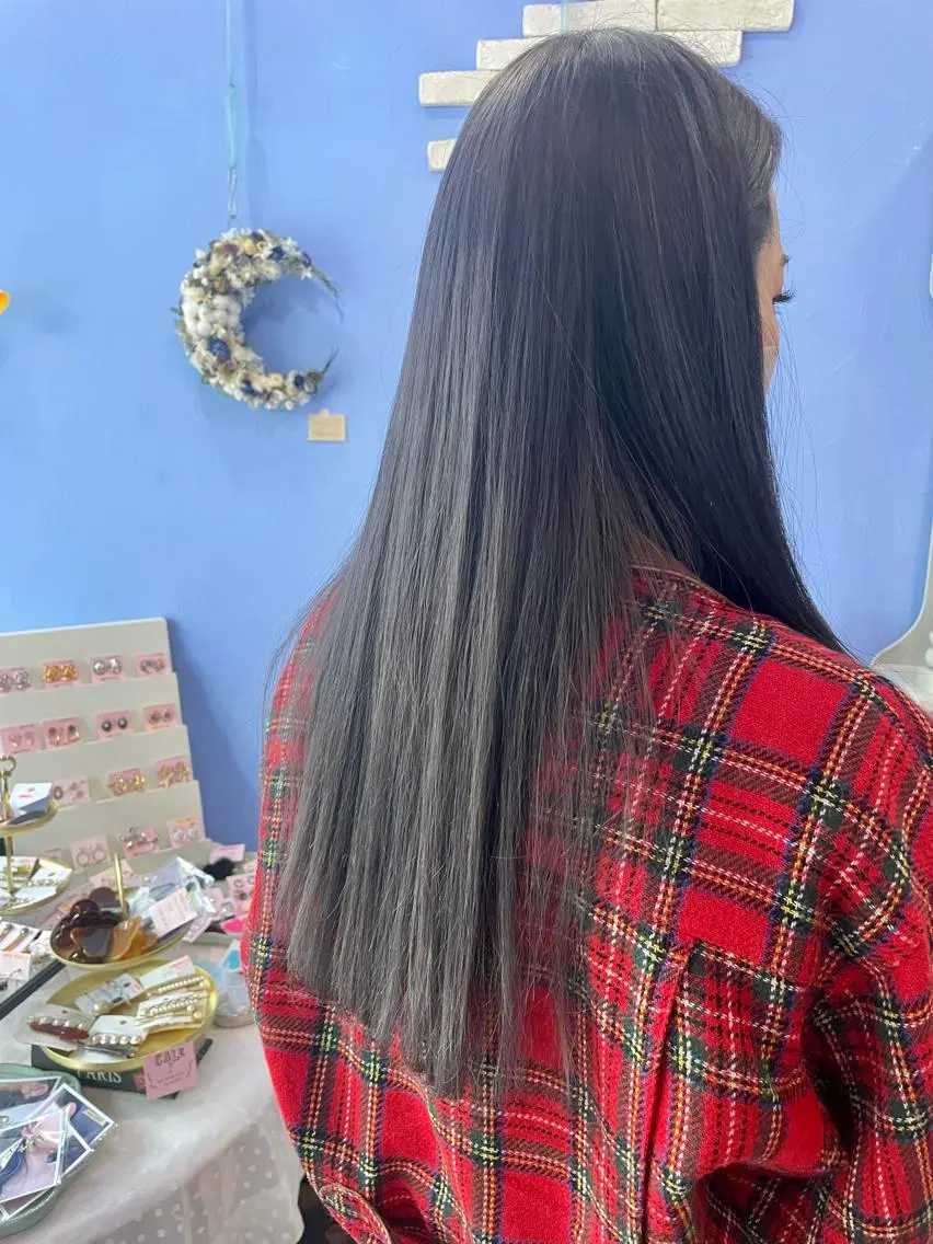 ロング カラー アッシュ アッシュグレー 島尻 徳人のヘアスタイル