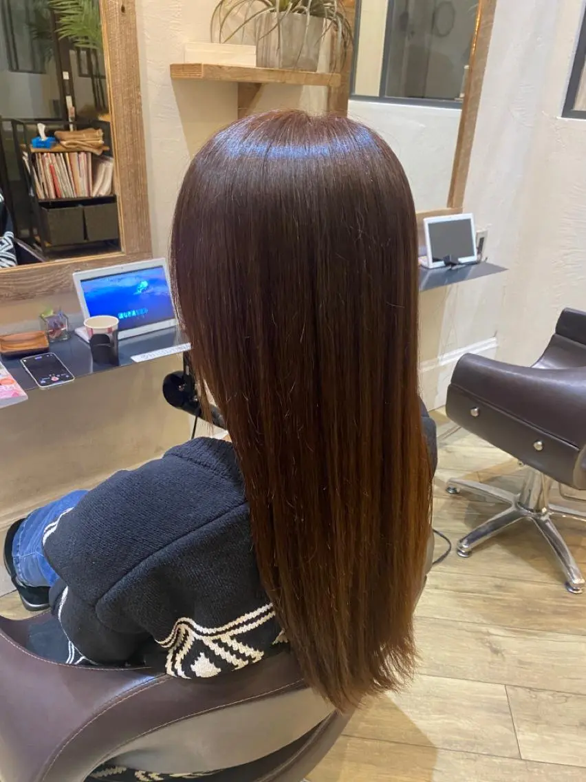 セミロング マツモト シゲキのヘアスタイル