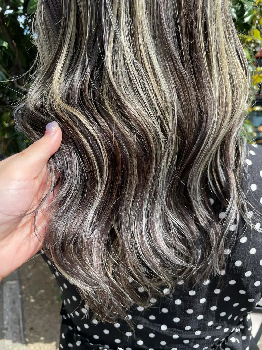 ロング カラー akane .のヘアスタイル