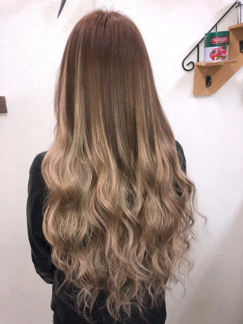 ロング カラー ベージュカラー ブラウンカラー ブラウンベージュ グラデーションカラー ヘアカラー トリートメント エクステ MAKO ❤️🔥NEXTのヘアスタイル