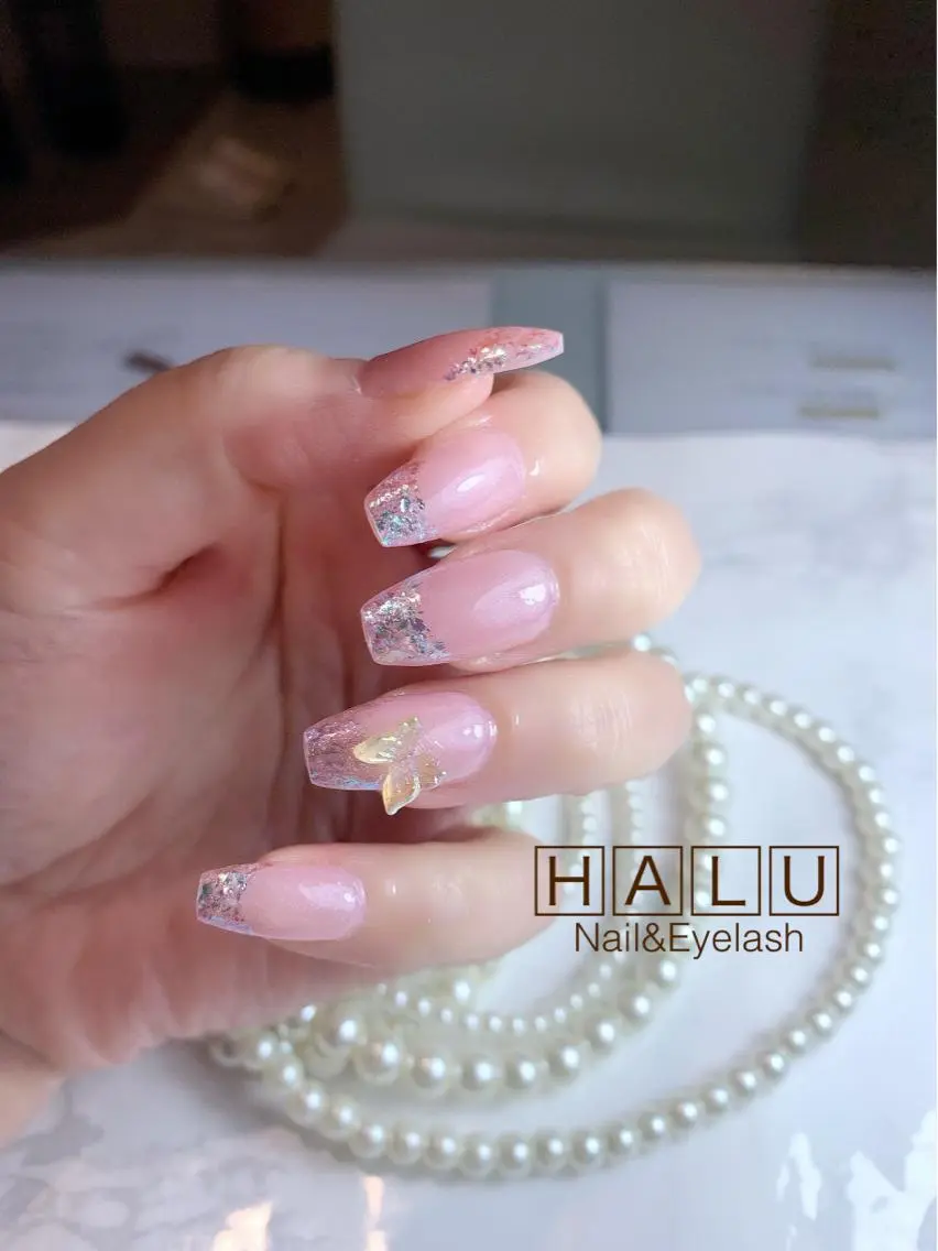 ネイル フレンチネイル キラキラネイル HALU ハルのネイルデザイン