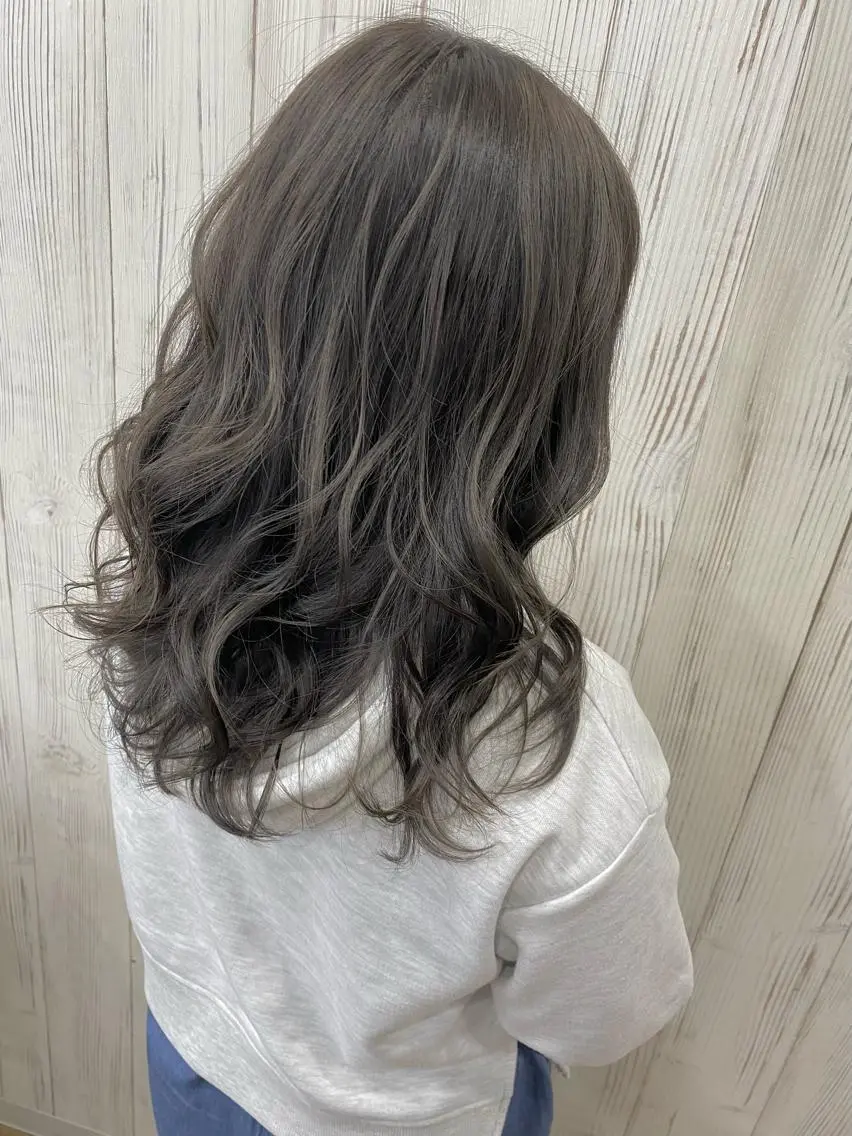 ロング カラー ヘアアレンジ ネイル マツエク・マツパ アディクシーカラー ブリーチ 透明感カラー エドルカラー ハイライトカラー カット ヘアカラー 夜23時まで予約🉑 reverieあきらのヘアスタイル