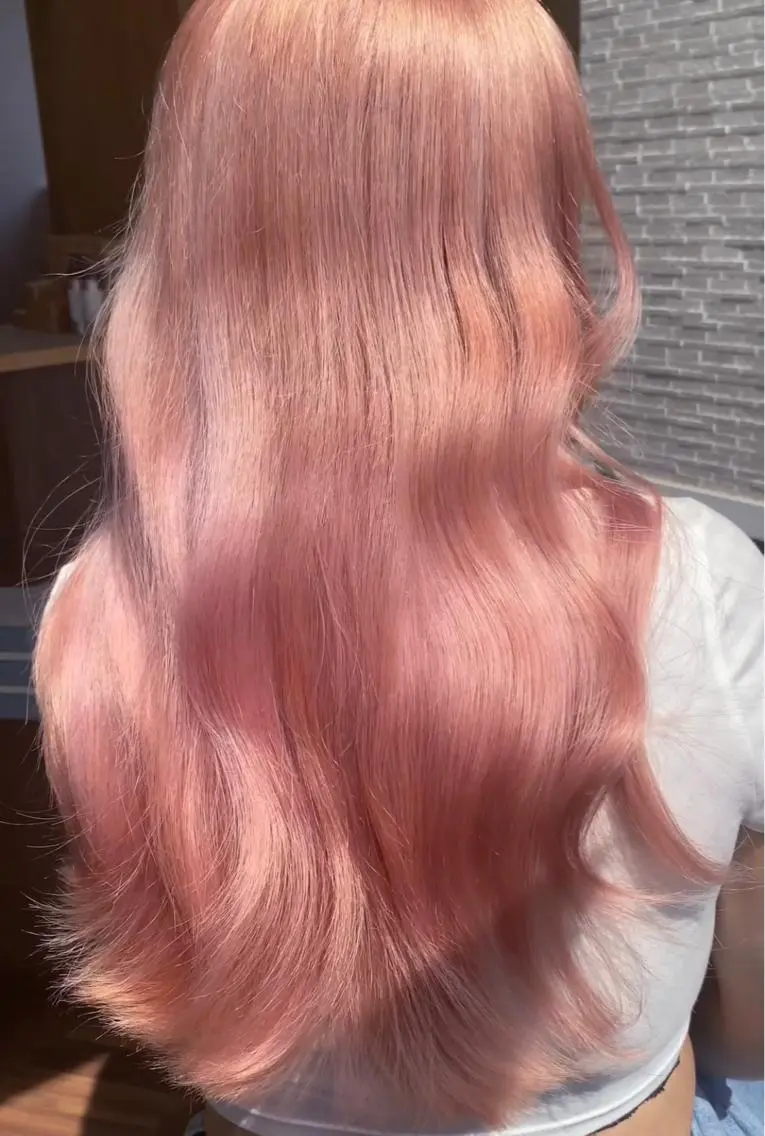 ロング カラー ピンクカラー 横尾 歩のヘアスタイル