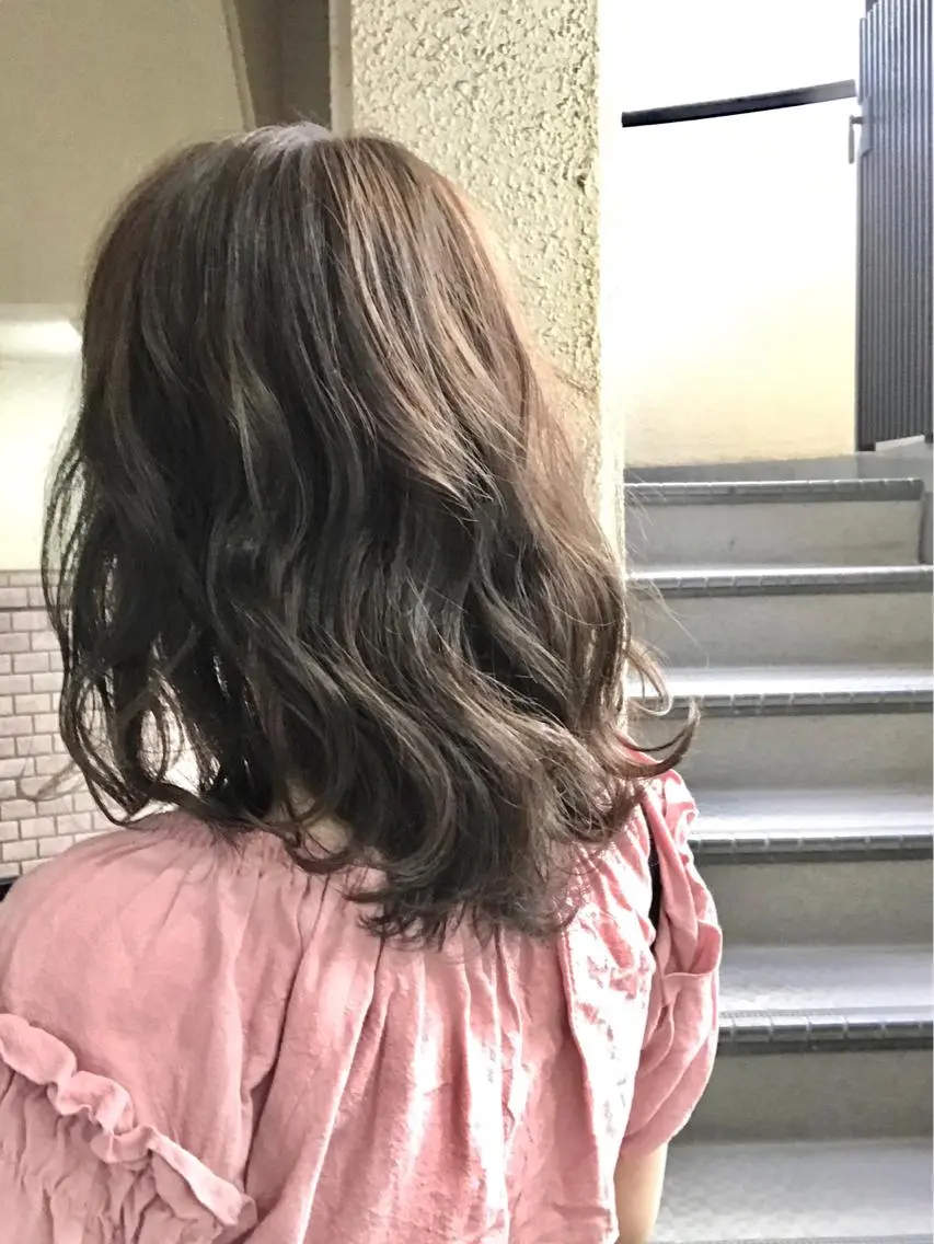 セミロング カラー グレージュ ラベンダーカラー ラベンダーグレージュ ラベンダーグレー カット ヘアカラー トリートメント 💎髪質改善💎 デザイナーshinのヘアスタイル