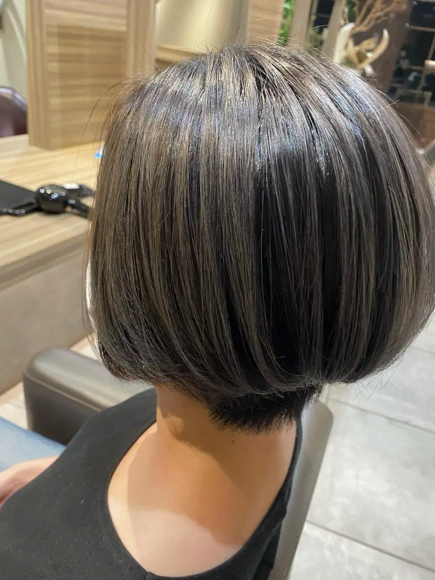 ショート カラー バレイヤージュ レイヤーカット ショートヘア ヘアカラー Kirina/ 茨木/髪質改善のヘアスタイル