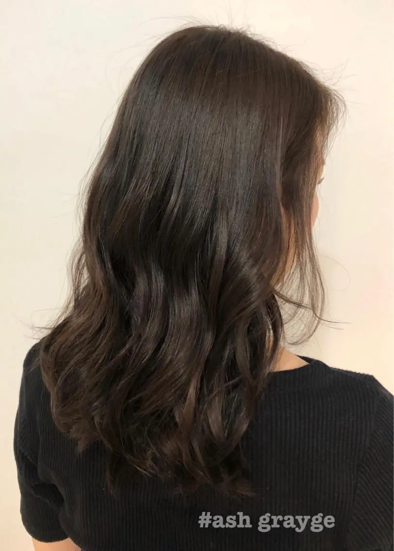 ロング カラー アッシュ アッシュグレー アッシュグレージュ ブリーチ グレージュ 🤍中野 レオ🤍のヘアスタイル