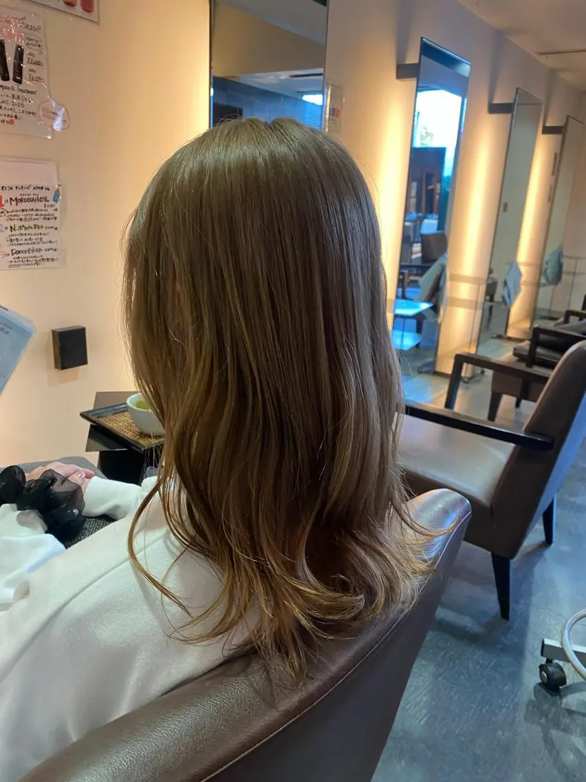 ロング カラー ベージュカラー ヘアカラー トリートメント 中井 一葉のヘアスタイル