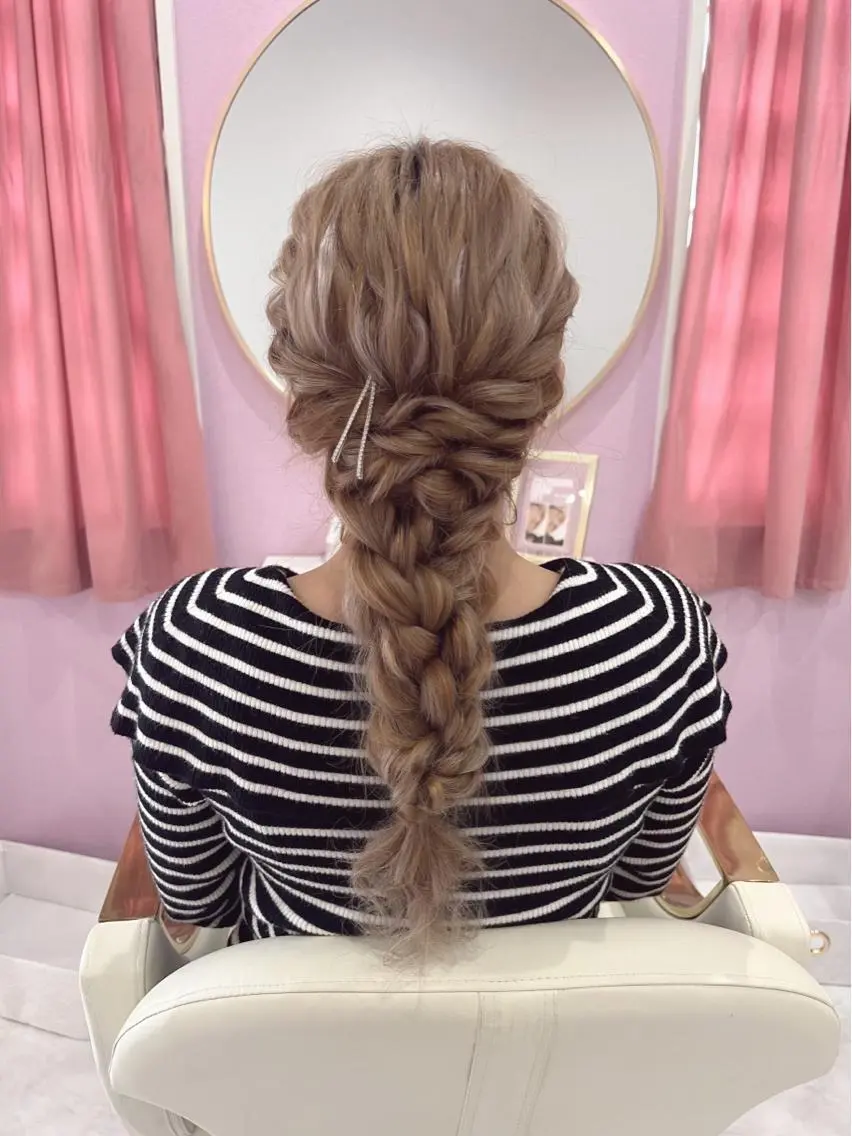 ロング ヘアアレンジ Bellmée Akemiのヘアスタイル