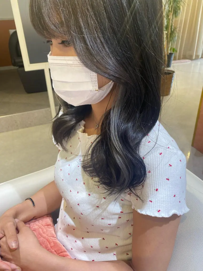 ミディアム ヘアカラー 梛木 唯のヘアスタイル