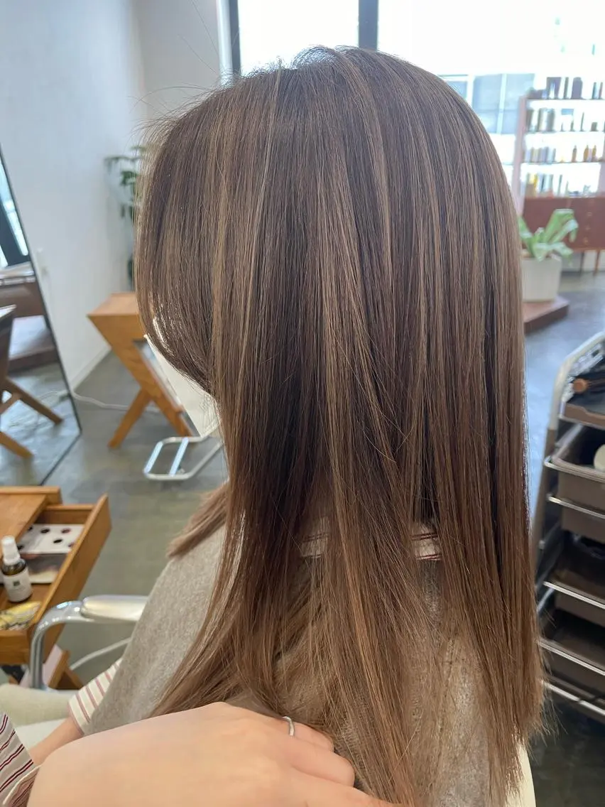 ロング カラー 💓パーマ，💗 レイヤーカットのヘアスタイル