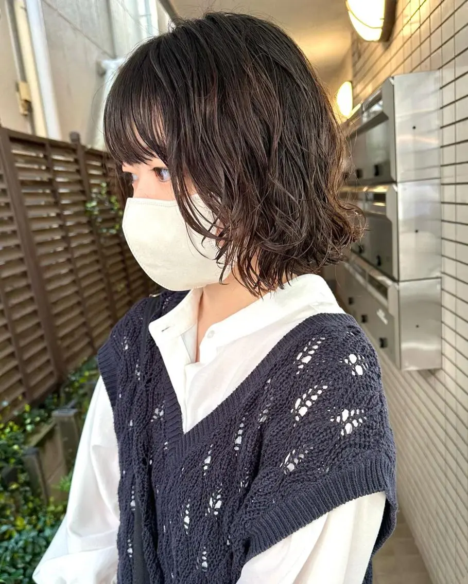 ショート カラー パーマ 切りっぱなしボブ 前下がりボブ ショートボブ 黒髪 ハイトーンカラー 髪質改善 縮毛矯正/ レイヤー/銀座/本木のヘアスタイル