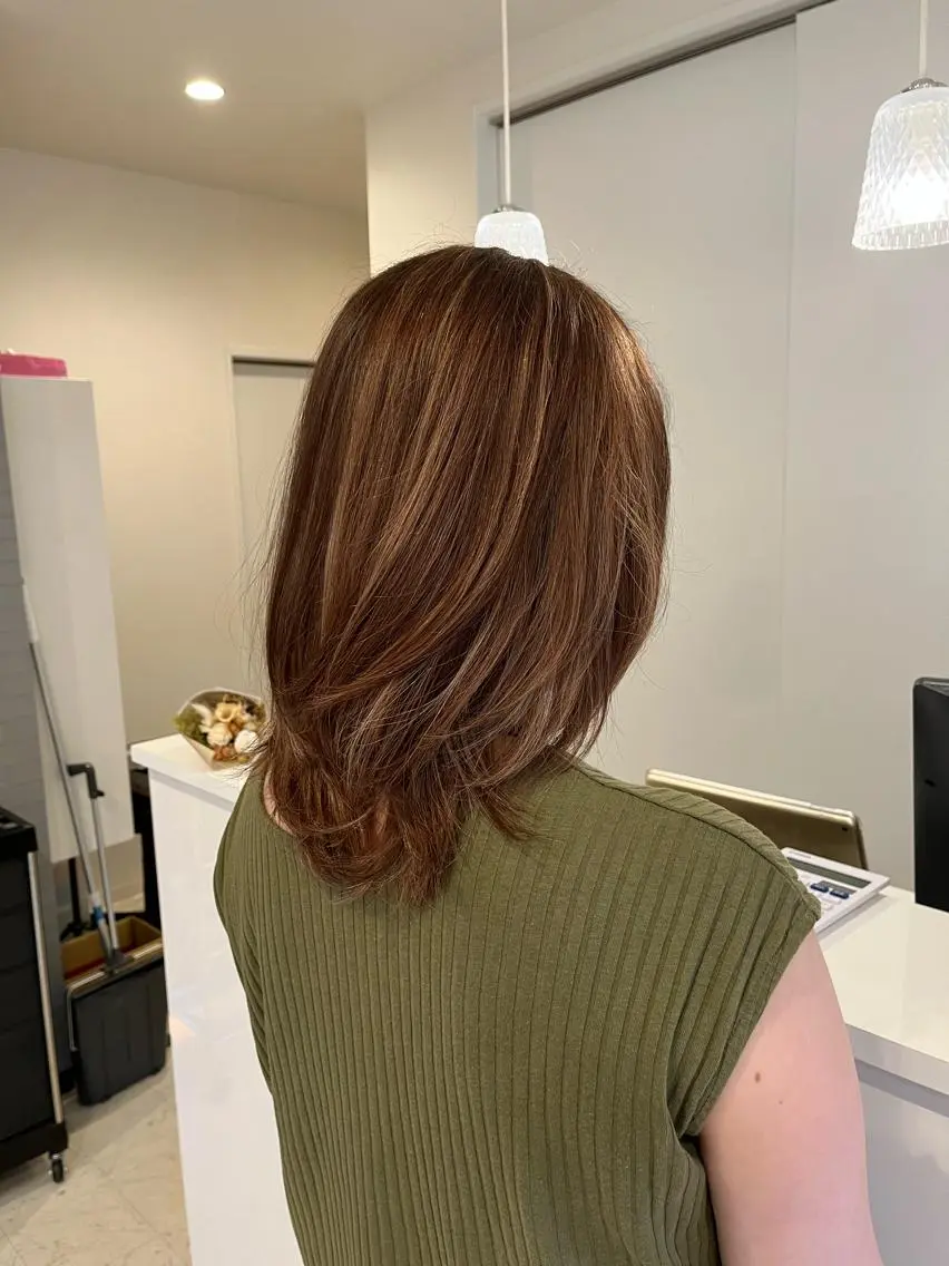 ミディアム カラー ハイライトカラー ハイライト 山中 真紫のヘアスタイル