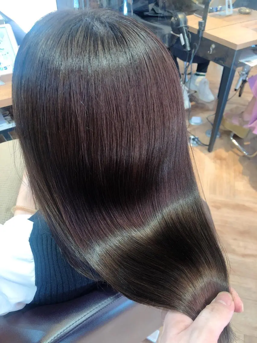 ロング カラー ヘアカラー トリートメント 韓国🇰🇷レイヤー 映える顔周り🩷のヘアスタイル