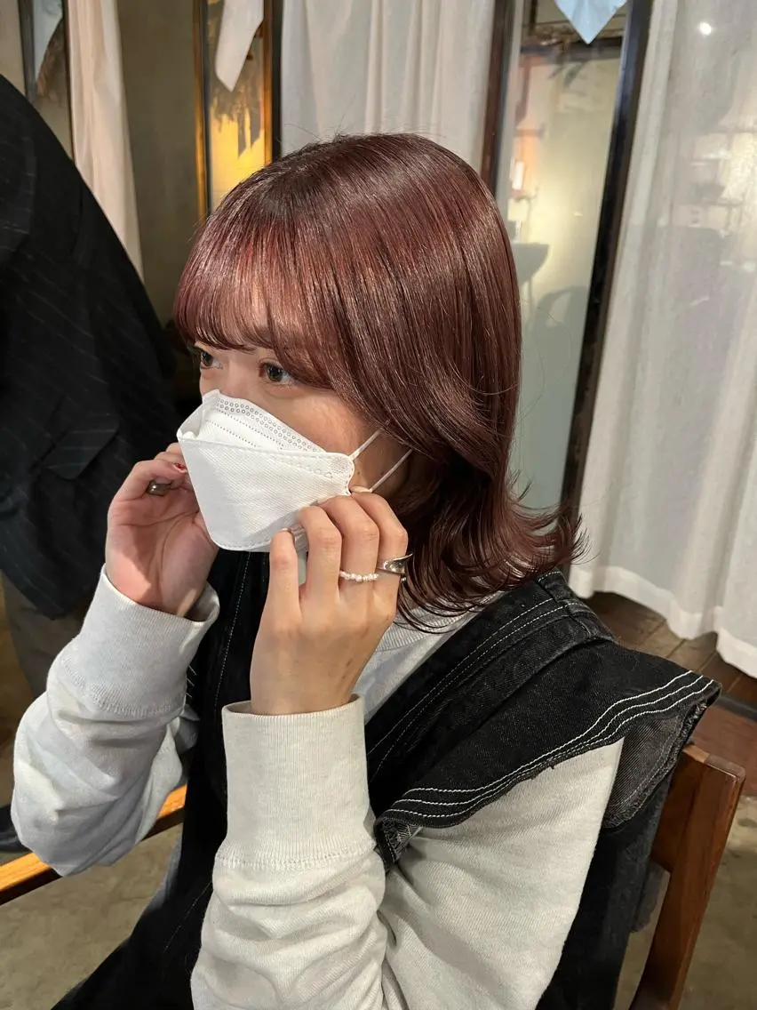 ミディアム カラー カシス 光本 杏のヘアスタイル