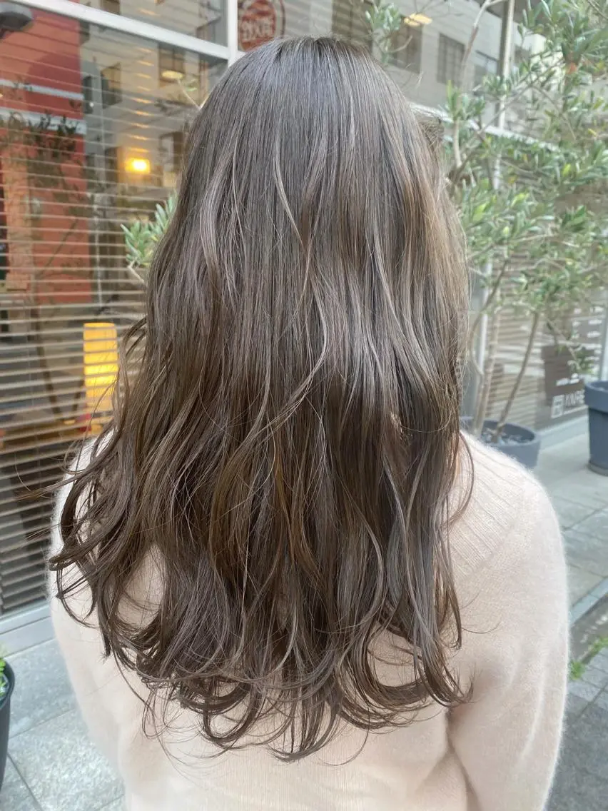 ロング カラー ブリーチ ブリーチなしカラー ヘアカラー トリートメント 溝口 ひなこのマツエク・マツパデザイン
