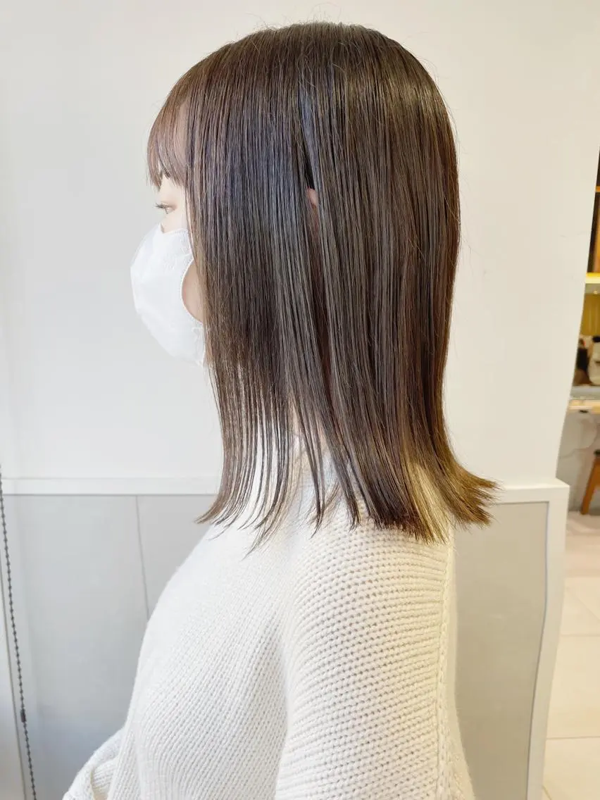 ミディアム カラー グレージュ ハイライトカラー ハイライト 齋藤 咲のヘアスタイル