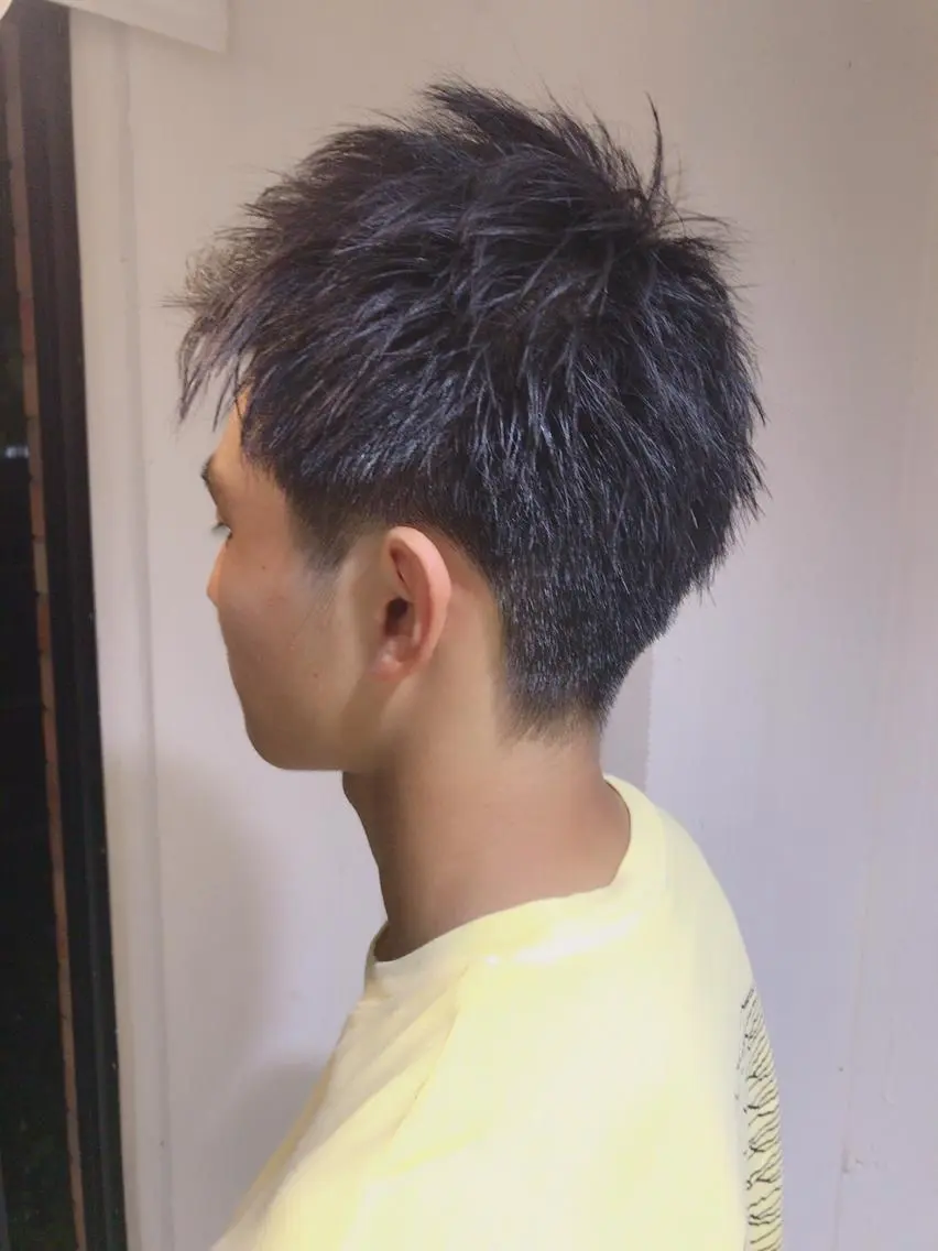 ショート カラー パーマ メンズ カット ちこ .のヘアスタイル