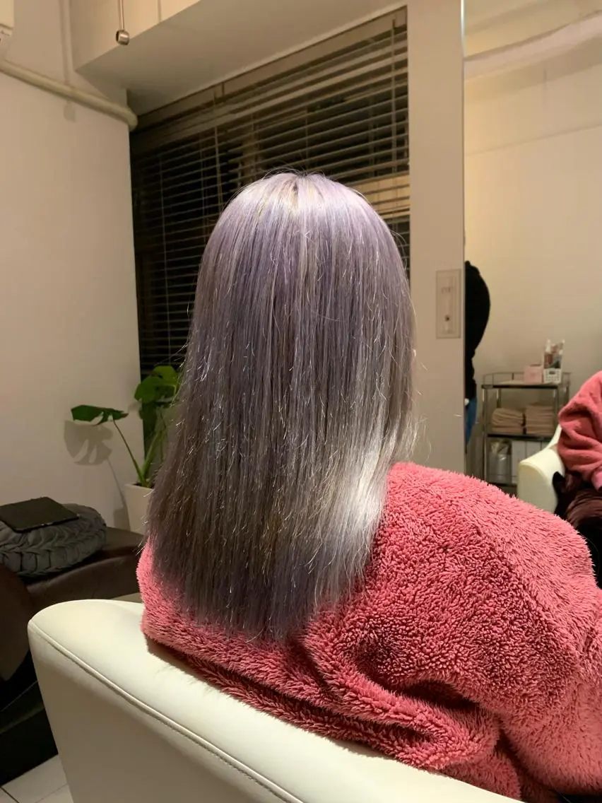 ロング カラー ブリーチ パープルカラー シルバー 松元 裕樹のヘアスタイル
