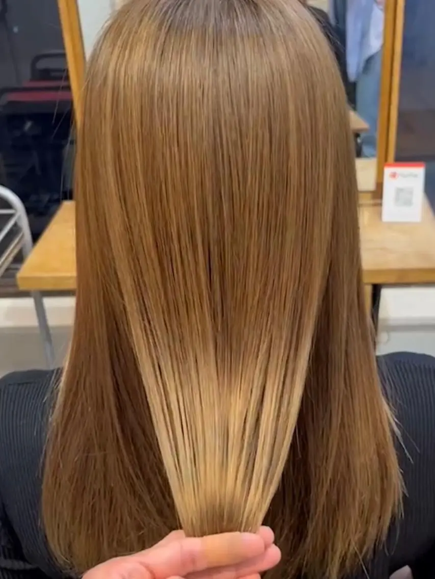 セミロング kato himariのヘアスタイル