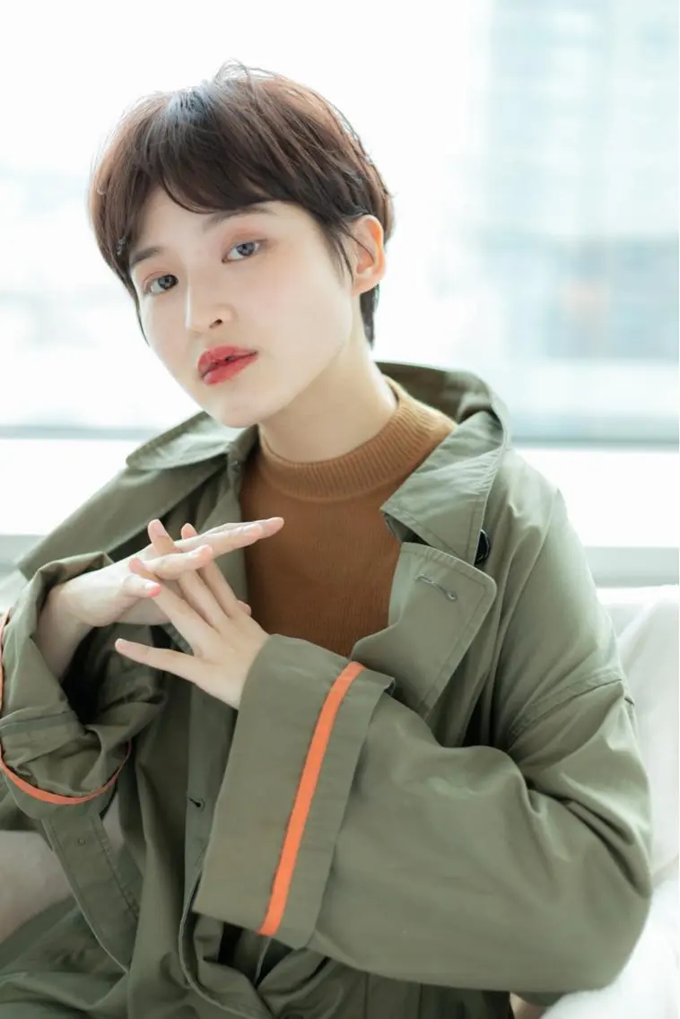 ショート カラー AGU akariのヘアスタイル