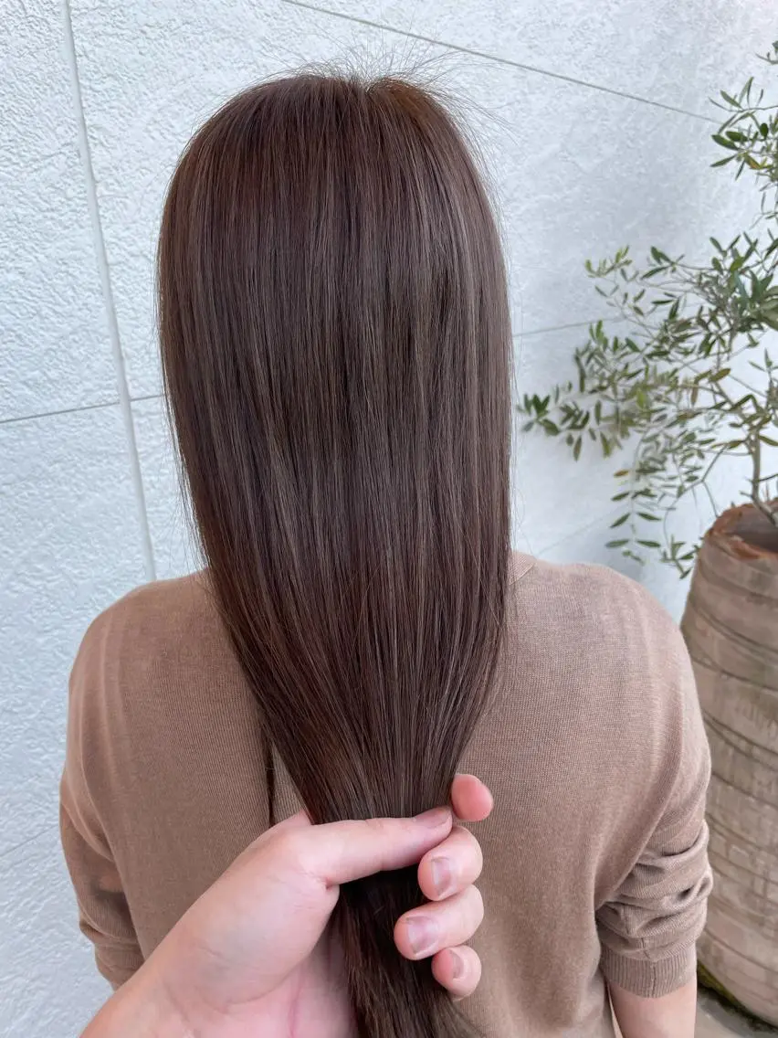 ロング カラー アッシュ アッシュブラウン ブラウンカラー ハイライトカラー ハイライト ヘアカラー トリートメント 鵜飼 真伍のヘアスタイル