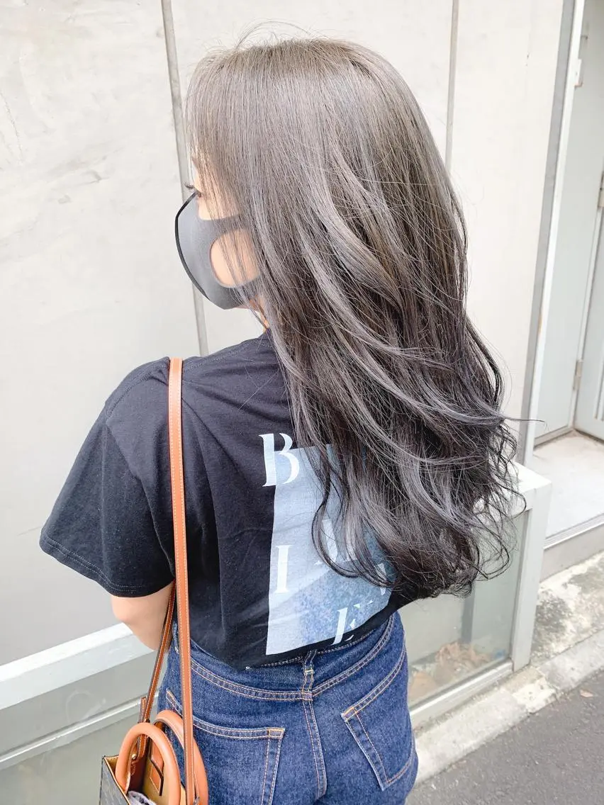 セミロング カラー パーマ ブリーチ グレージュ ハイトーンカラー ブリーチなしカラー 大人かわいい💍🤍 ボブ/ショートボブのヘアスタイル