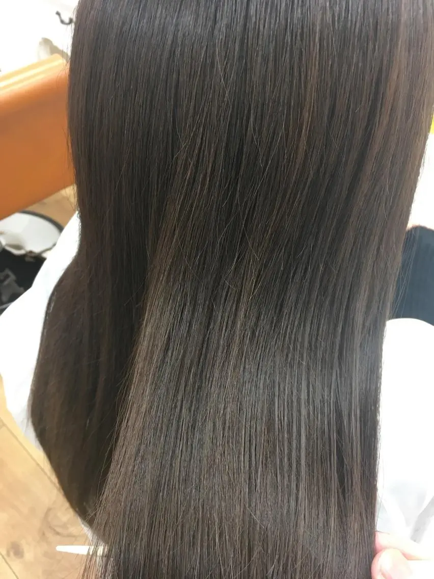 セミロング カラー noa ノアのヘアスタイル