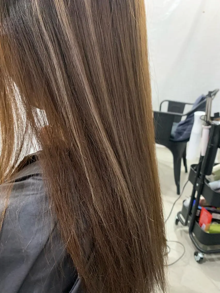 ミディアム カラー パーマ ヘアアレンジ メンズ キッズ ネイル マツエク・マツパ 切りっぱなしヘアボブ ミディアムヘアRYOのヘアスタイル