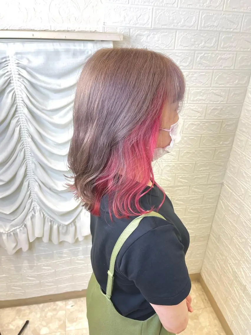 セミロング カラー ヘアカラー 六反 仁哉のヘアスタイル