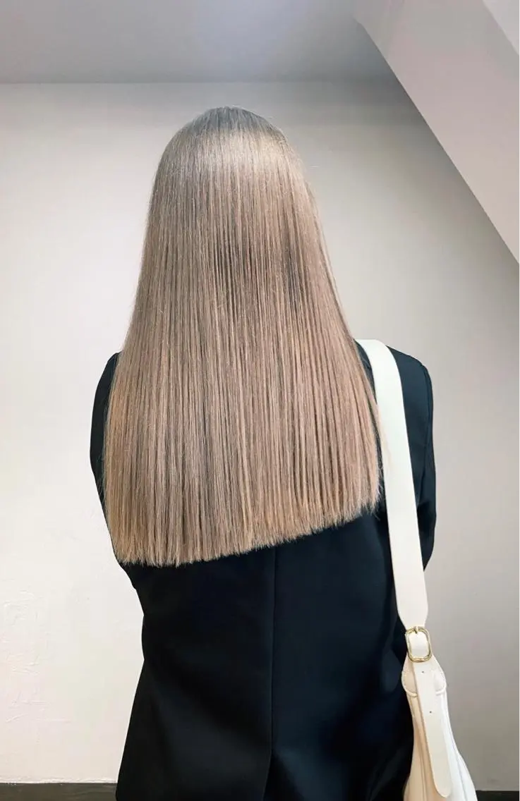 ロング カラー 切りっぱなしボブ ショートボブ ベージュカラー ブリーチ ブロンド ヘアカラー トリートメント 🧡色落ちまで2度 楽しめる🧡ヨシキのヘアスタイル