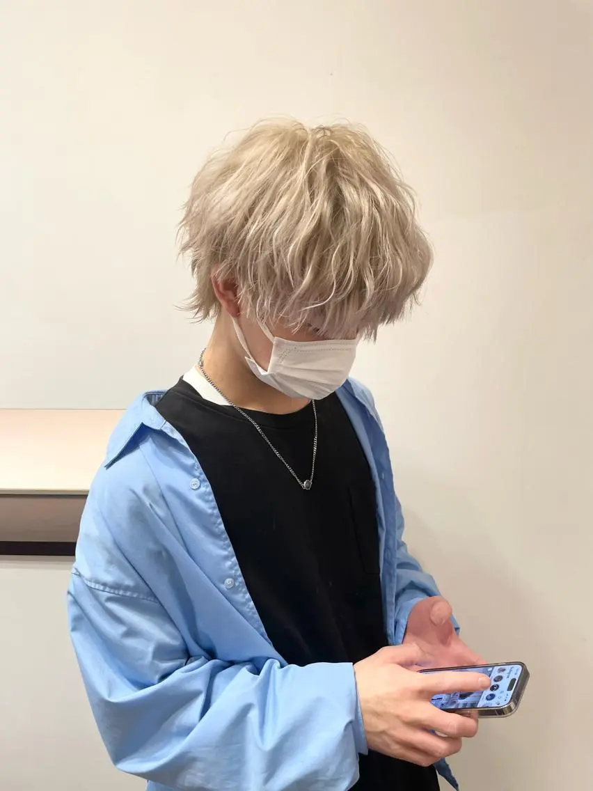 カラー メンズ メンズハイトーン ハイトーンカラー カット ヘアカラー トリートメント ダメージレスブリーチ HIROSHIのヘアスタイル
