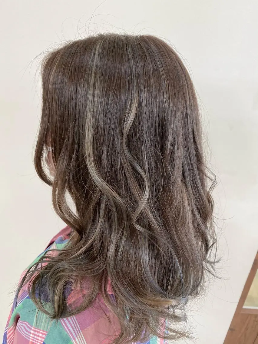 カラー SALOWIN栄 高須大貴のヘアスタイル