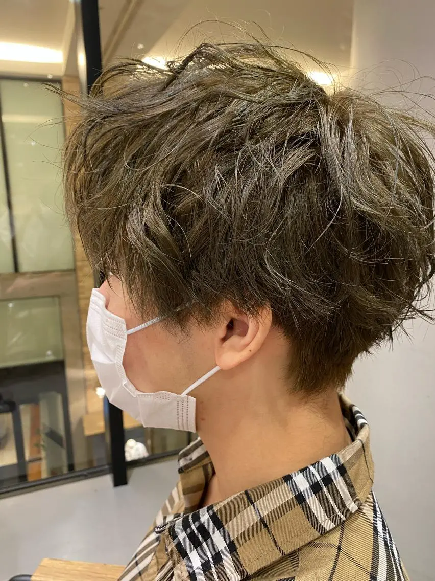 ショート カラー メンズ メンズブリーチ ブリーチ 透明感カラー ブリーチなしカラー unopulir 景山 凌のヘアスタイル