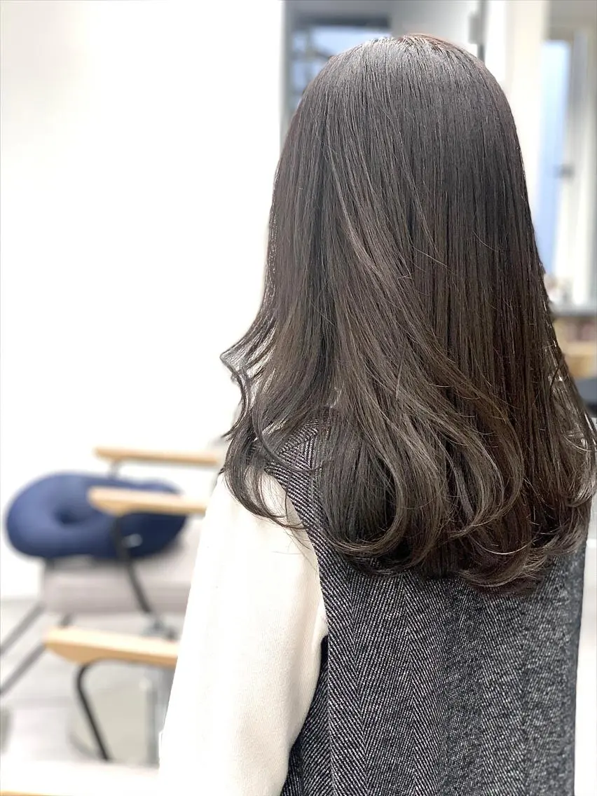 セミロング アッシュ ハイライト 髪質改善 レイヤーカット ルーチェヘアー 北摂エリアNo.1のヘアスタイル
