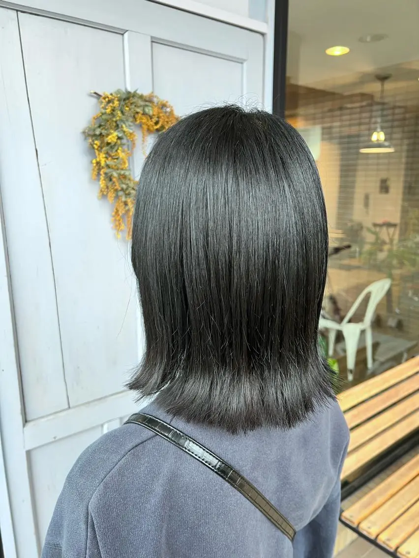 セミロング カラー ヘアカラー トリートメント ツキダテ ユイのヘアスタイル
