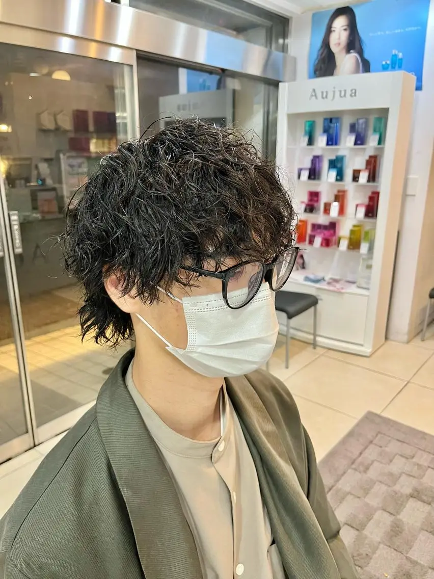ミディアム パーマ メンズ メンズウルフカット ウルフカット カット パーマ 韓国メンズヘア/ 毛流れヘア　須田龍世のヘアスタイル