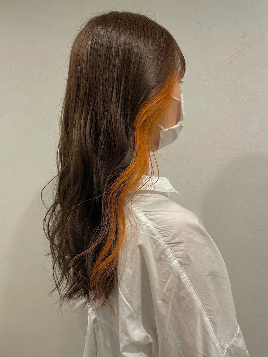 ロング カラー イヤリングカラー カット ヘアカラー トリートメント 安藤 佑衣のヘアスタイル