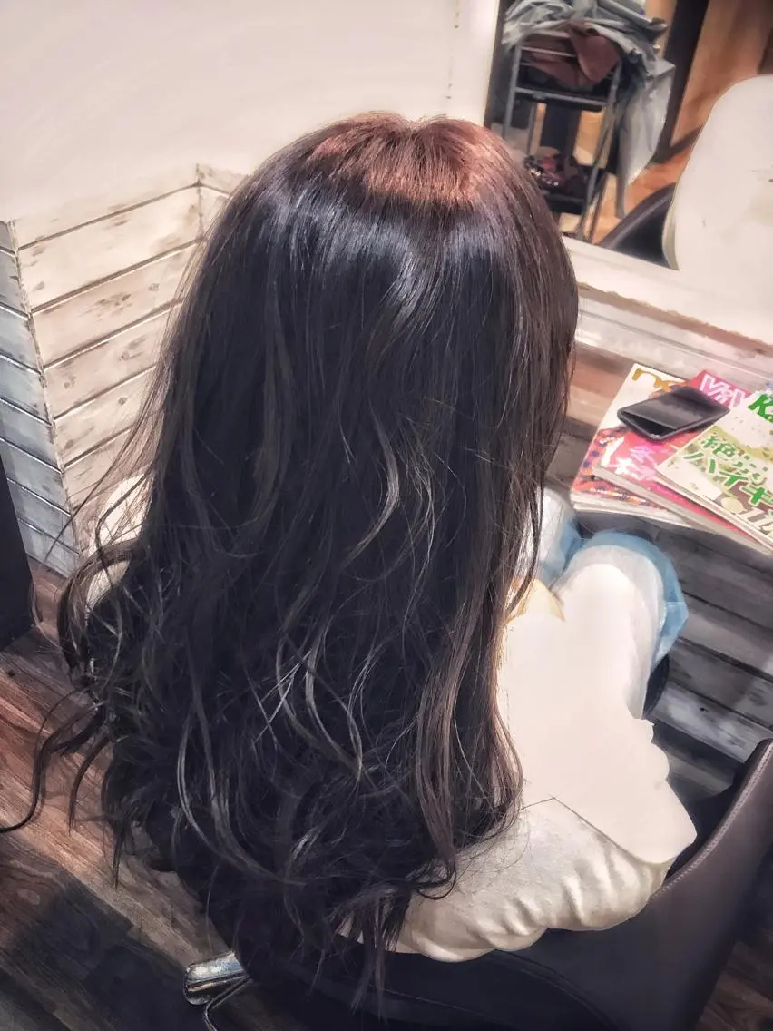 ロング カラー アッシュ ブリーチ 透明感カラー バイオレットカラー バイオレットアッシュ アイラッシュ/美容室 個室/瀬戸 一菜のヘアスタイル