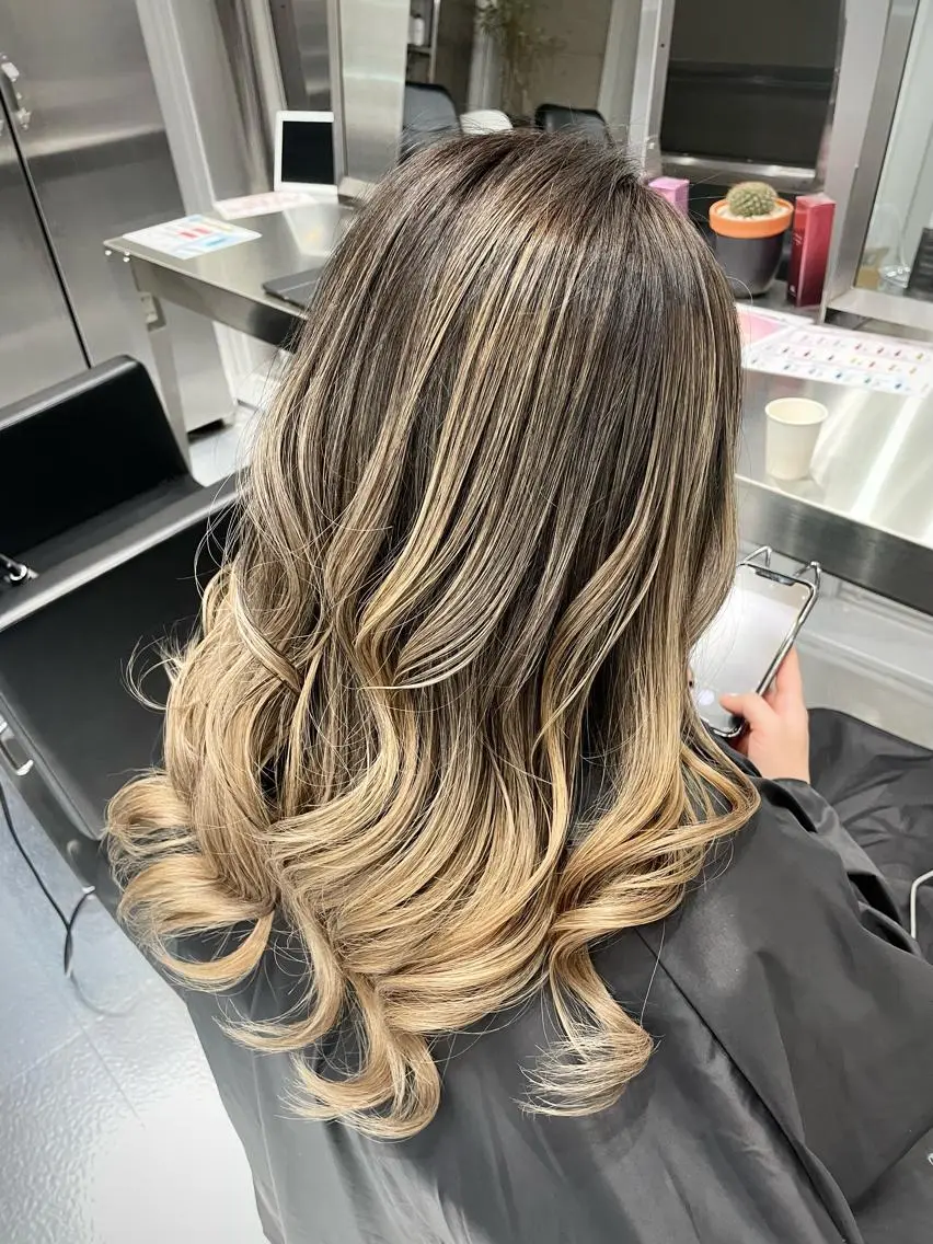 セミロング レイヤーカット カット ヘアカラー トリートメント ヘアセット CARAT堺東 Aujua認定サロンのヘアスタイル