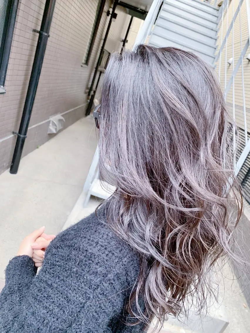 ロング カラー アッシュ ハイライトカラー ラベンダーカラー ラベンダーアッシュ ハイライト 【完全マンツー 恵比寿】佐藤 翔のヘアスタイル