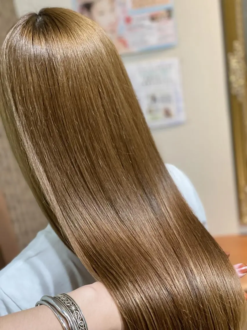 ロング カラー ベージュカラー ブリーチ ハイトーンカラー ヘアカラー トリートメント ハイトーン得意😍 Lumiereのヘアスタイル
