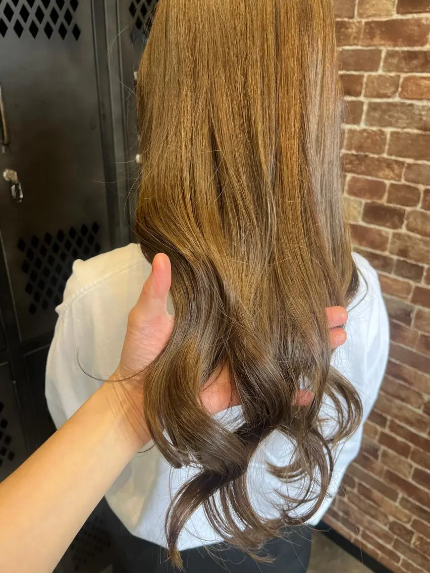 ロング カラー パーマ ヘアアレンジ メンズ キッズ ネイル マツエク・マツパ アイブロウ メンズブリーチ メンズハイライト メンズインナーカラー メンズ韓国風 ブリーチ 久木原 ゆりのヘアスタイル