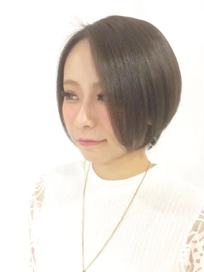 ショート カラー アッシュ 透明感カラー ショートヘア ハイトーン特化🤍 浦住のヘアスタイル