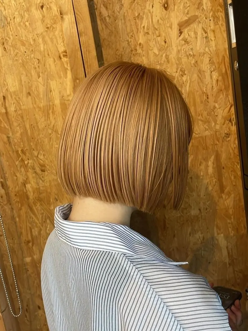 ショート ヘアカラー トリートメント ☘️レイヤー&ボブ× ハイトーン☘️初ボブのヘアスタイル