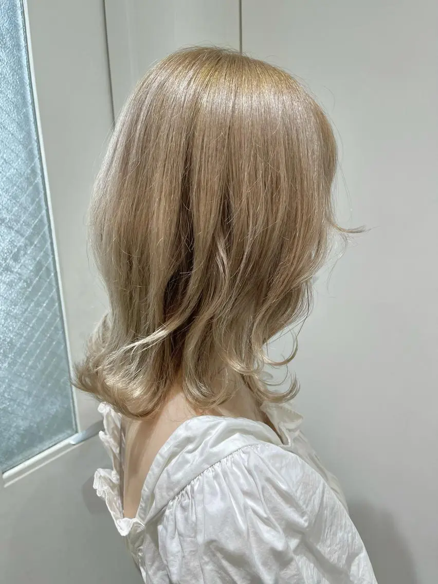 セミロング カラー パーマ ヘアアレンジ ベージュカラー ブリーチ ケアブリーチ ミルクティーベージュ ヘアカラー トリートメント 縮毛矯正/美髪 髪質改善/石田幸輔のヘアスタイル